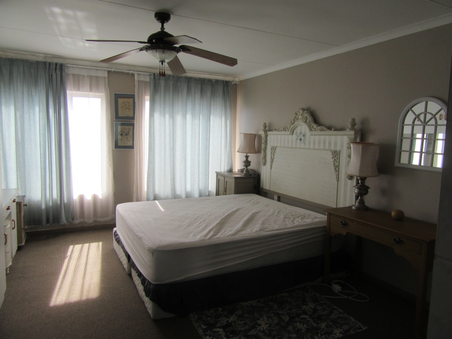 5 Bedroom Property for Sale in Fraaiuitsig Western Cape